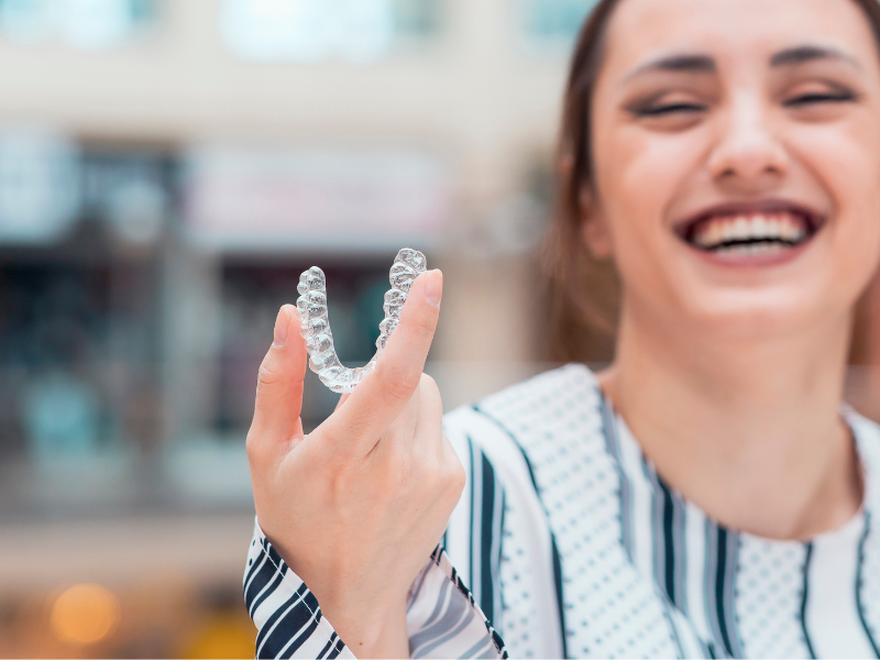 Aparelho dentário invisível